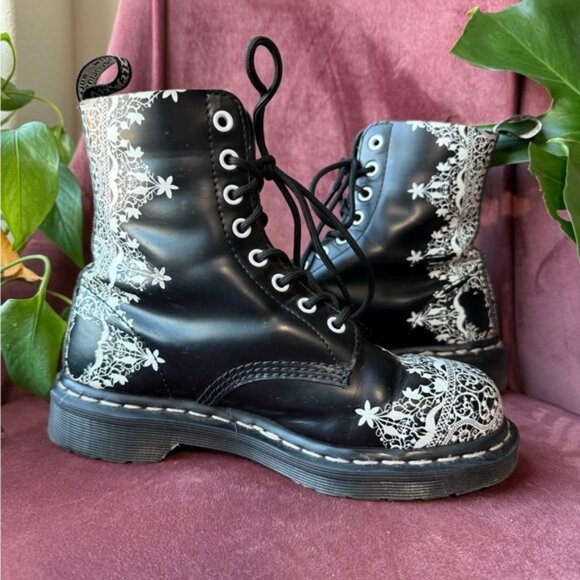 Henna Lace Pascal Docs - Picture 5 of 5